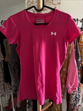 Under Armour Women's Hot Pink Short Sleeve Performance Tee
